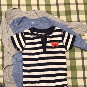 3 pack Carter’s 18 month shirts